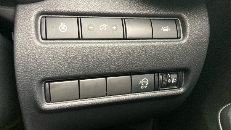 Nissan Juke 1.0 DiG-T 114 N-Connecta 5dr DCT Petrol Hatchback